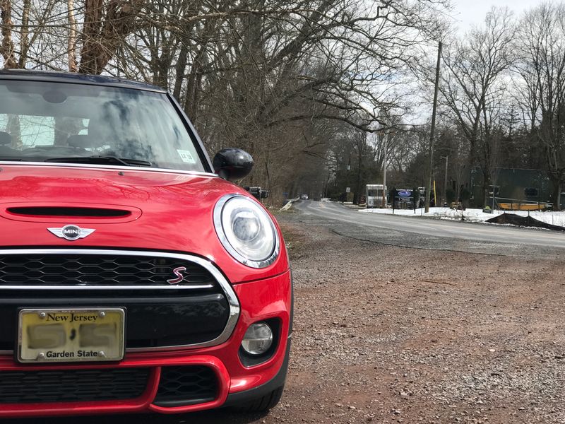 mini cooper snowy road